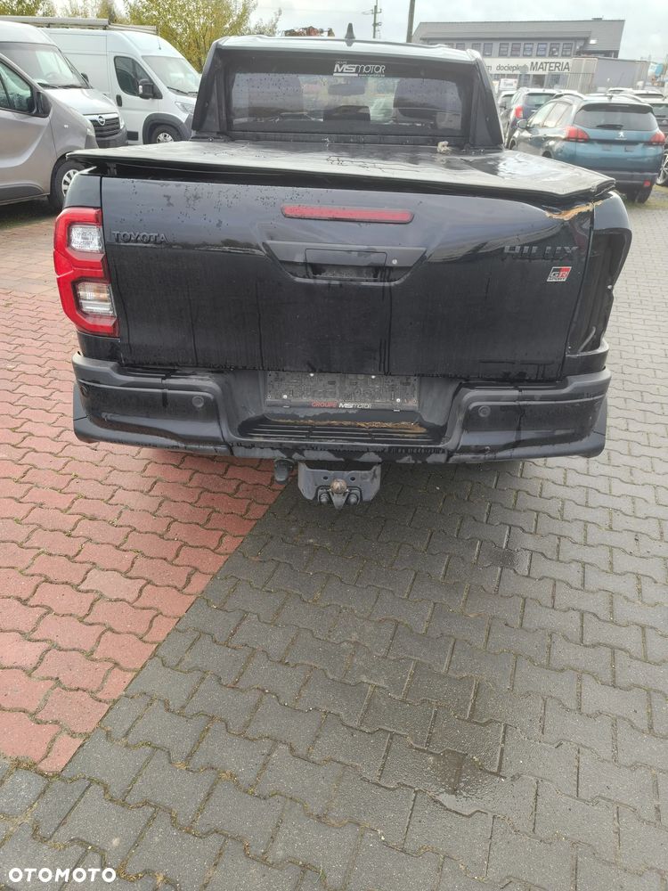 Toyota Hilux - 11