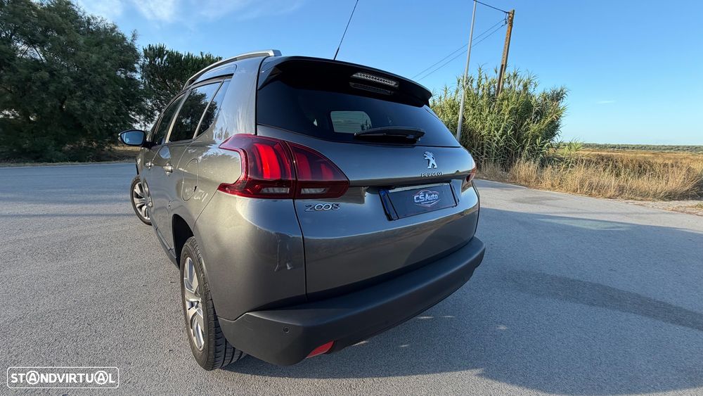 Peugeot 2008 1.2 PureTech Style - 8