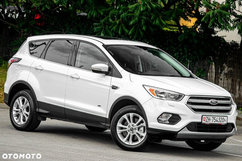 Ford Kuga 1.5 EcoBoost 4x4 Titanium - 2