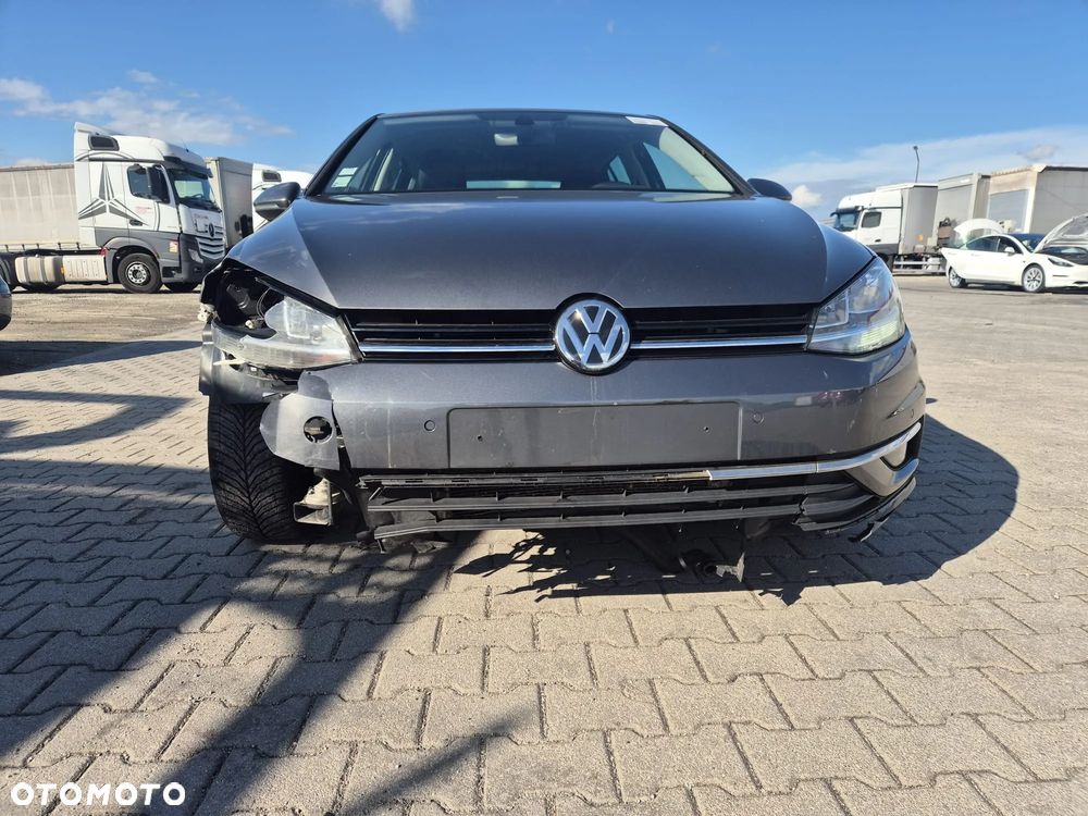 Volkswagen Golf 1.6 TDI SCR DSG Comfortline - 10