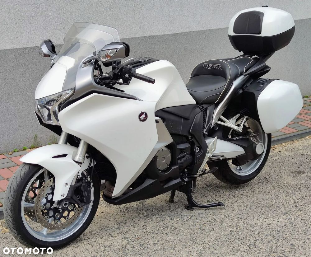 Honda VFR - 2