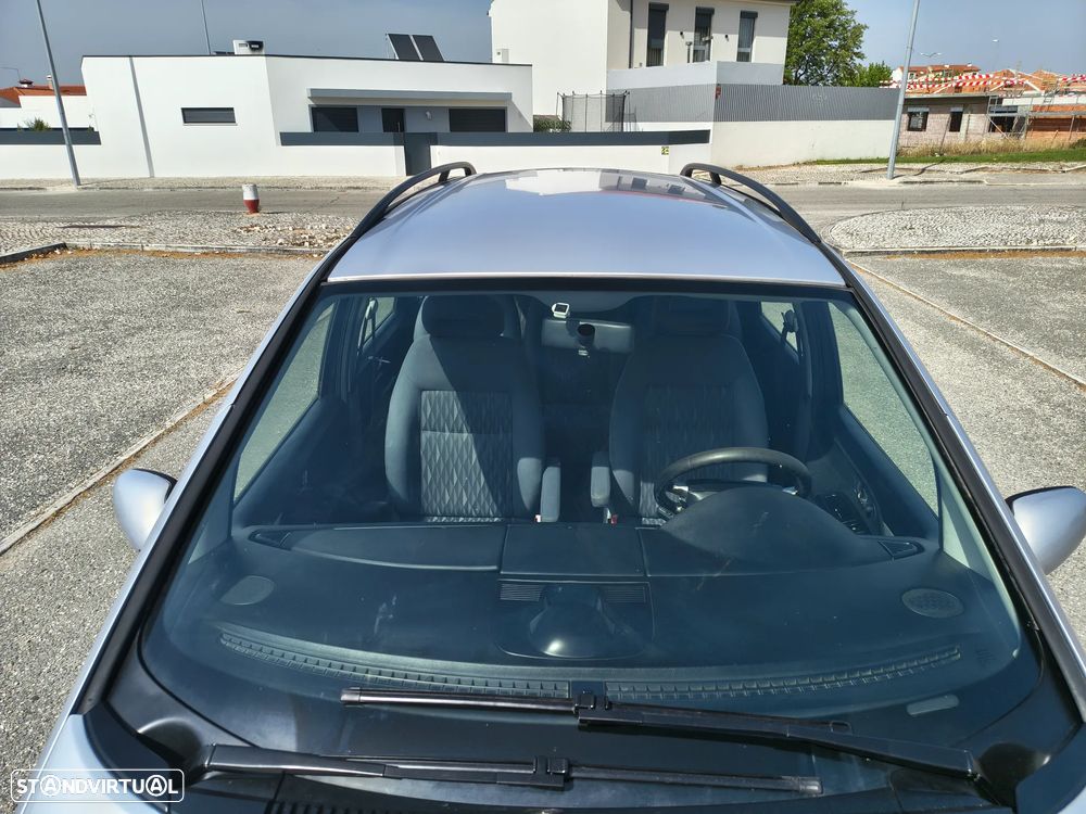 Ford Galaxy 1.9 TDi GLX SelectShift - 24