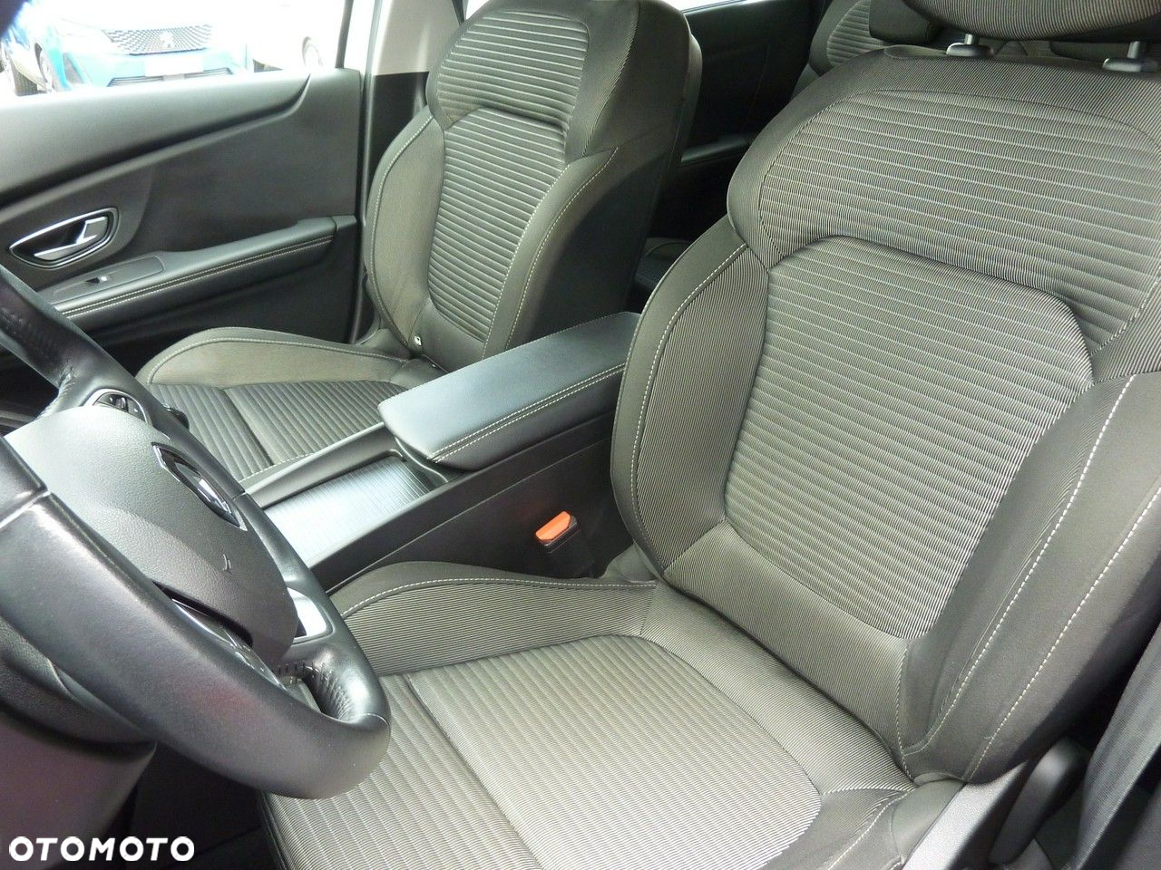 Renault Grand Scenic - 12