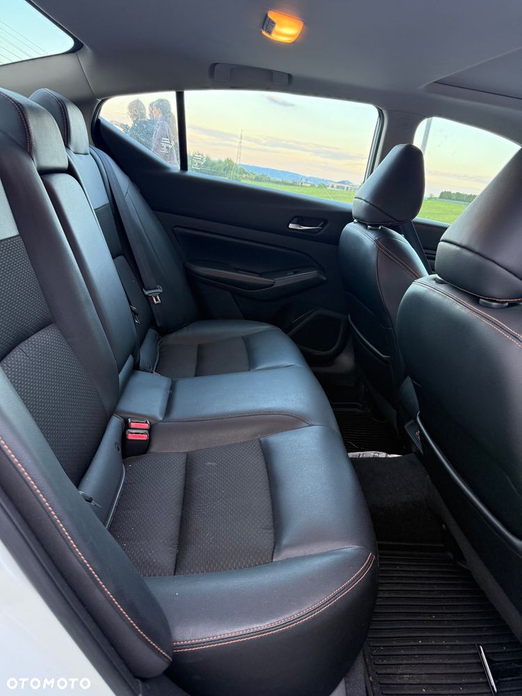 Nissan Altima - 9
