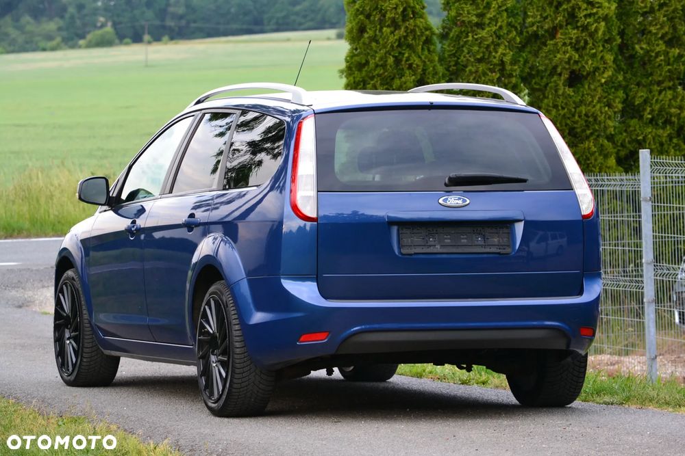 Ford Focus 1.6 16V Titanium - 12