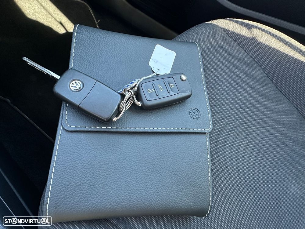 VW Up! 1.0 Move - 24