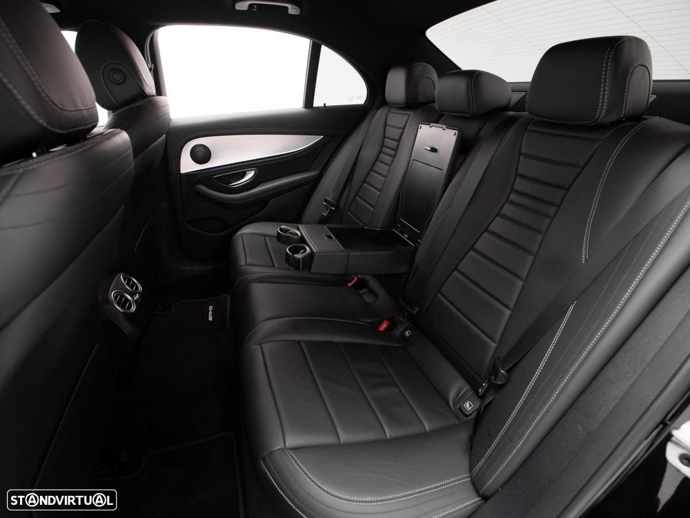 Mercedes-Benz E 300 de 4Matic 9G-TRONIC AMG Line - 11