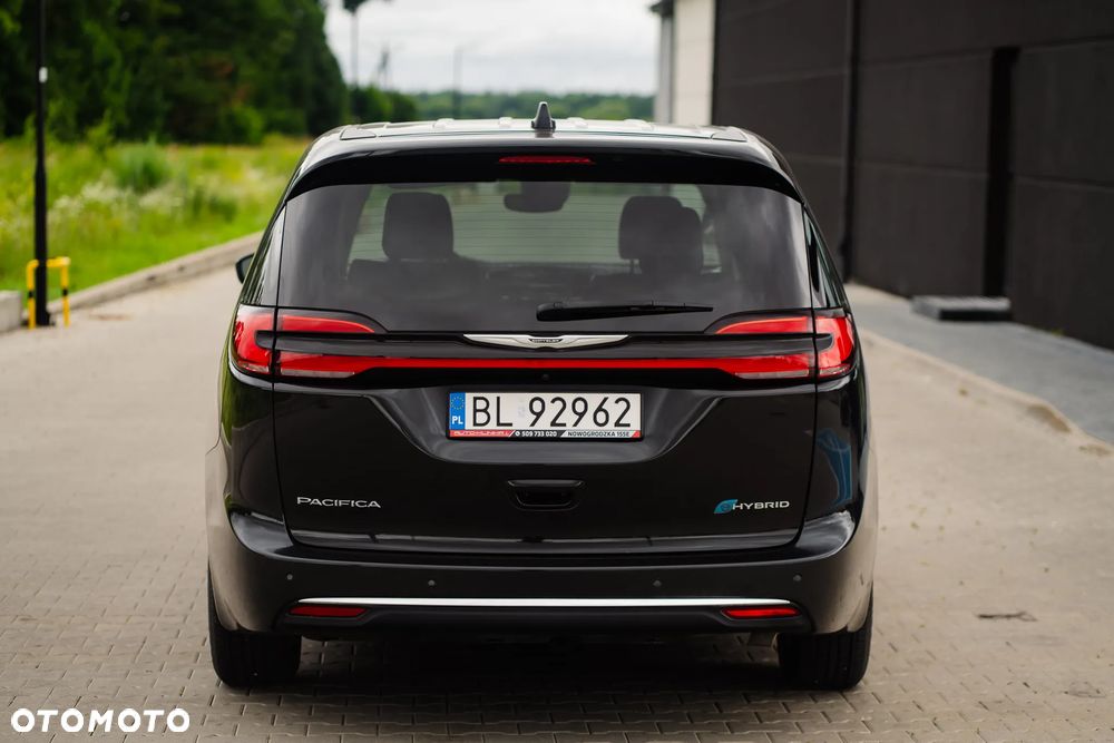 Chrysler Pacifica - 8