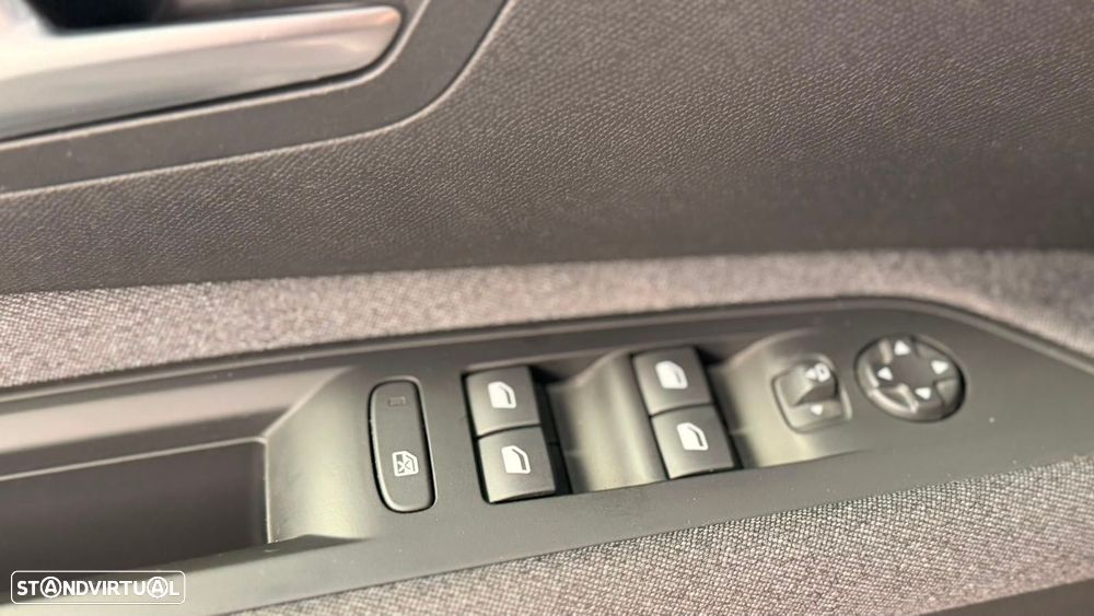 Peugeot 3008 1.6 Hybrid Active Pack e-EAT8 - 19