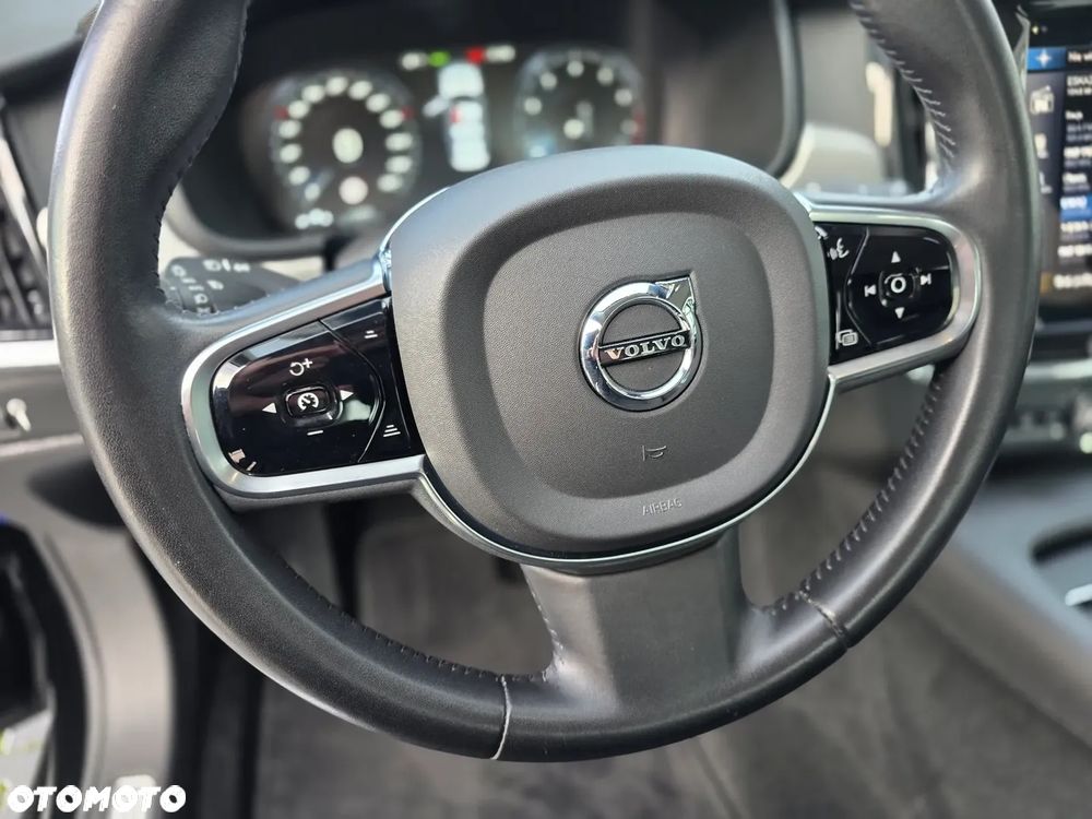 Volvo S90 T4 Momentum Pro - 21