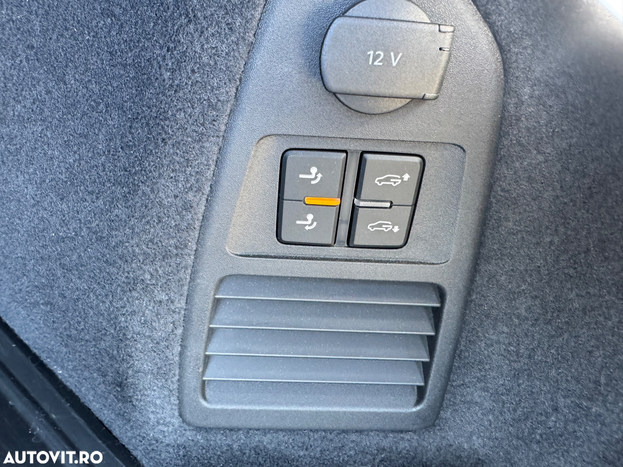 Volkswagen Touareg V6 TSI 4MOTION R-Line - 32
