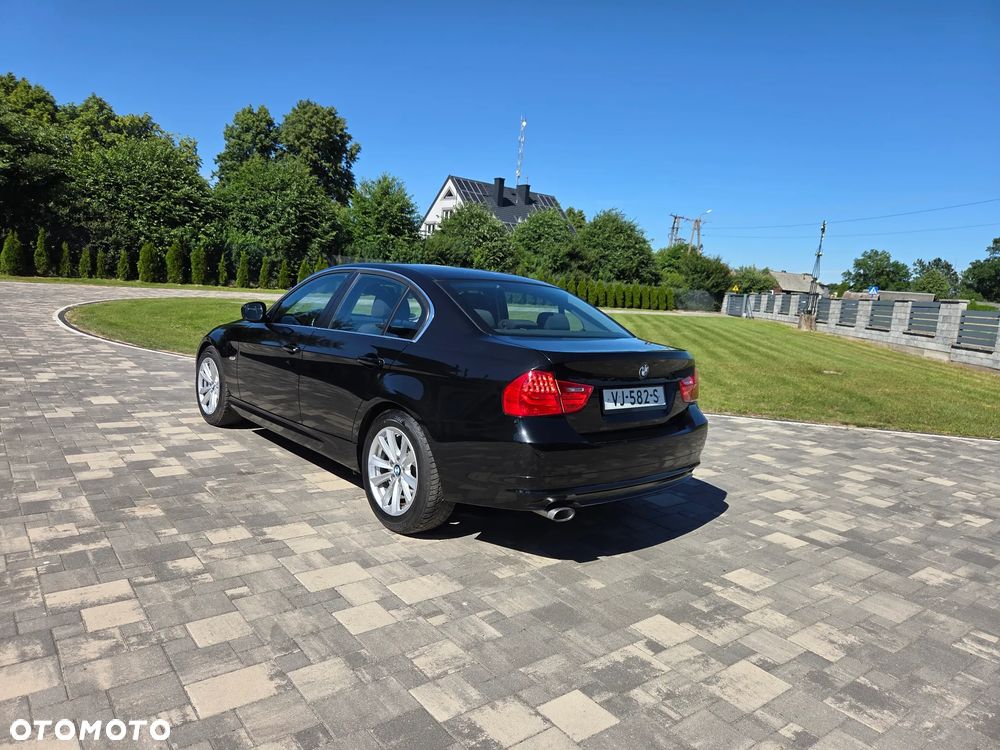 BMW Seria 3 318d DPF Edition Exclusive - 12