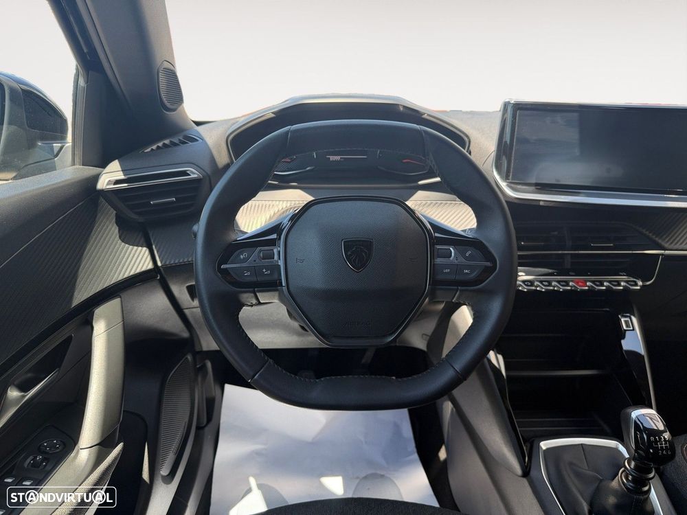 Peugeot 2008 1.2 PureTech Style - 12