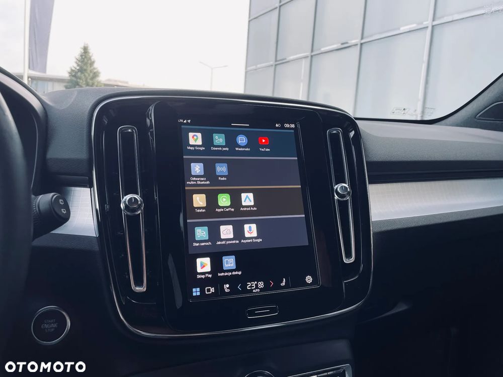 Volvo XC 40 B3 Plus Dark - 13