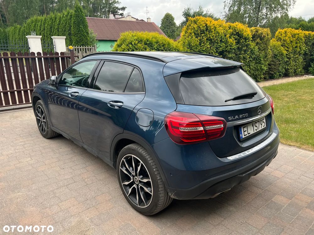 Mercedes-Benz GLA 200 7G-DCT Style - 4