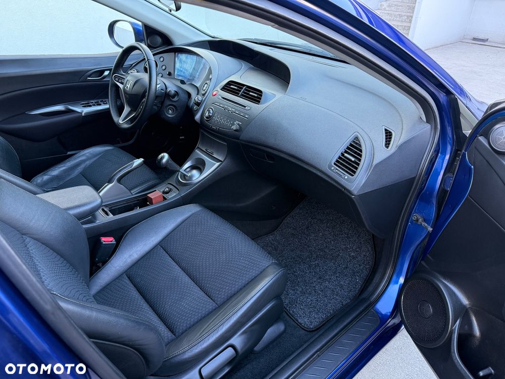 Honda Civic 1.8 GT Special Edition - 12