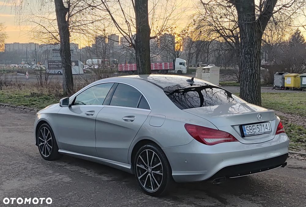 Mercedes-Benz CLA 180 UrbanStyle Edition - 4