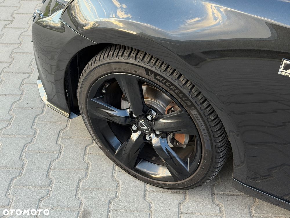 Lexus IS 300h Business Edition - 17