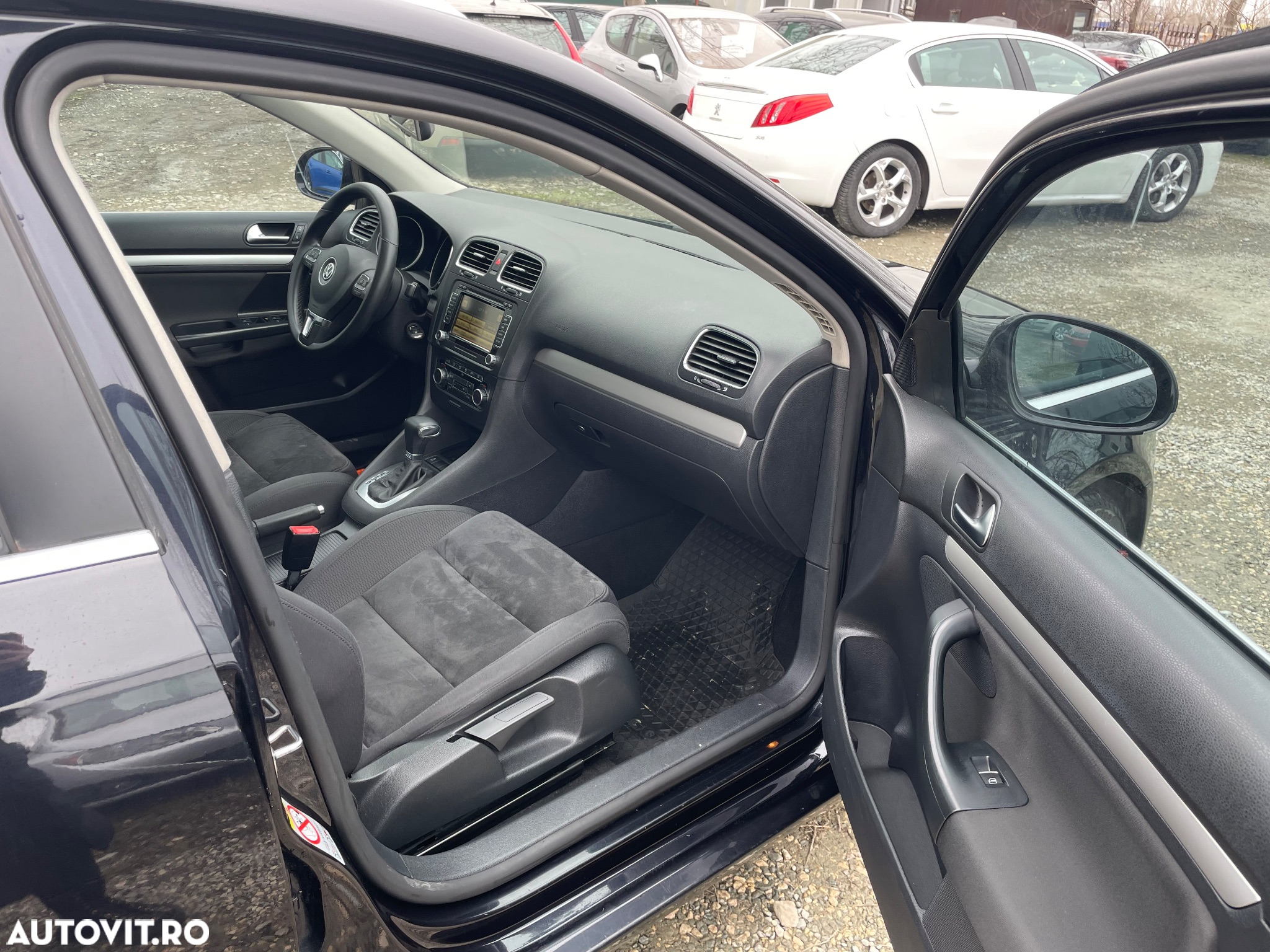 Volkswagen Golf - 10