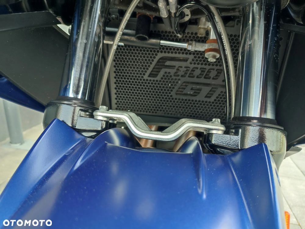 BMW F - 25