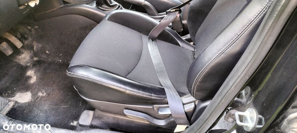 Mitsubishi Outlander - 8
