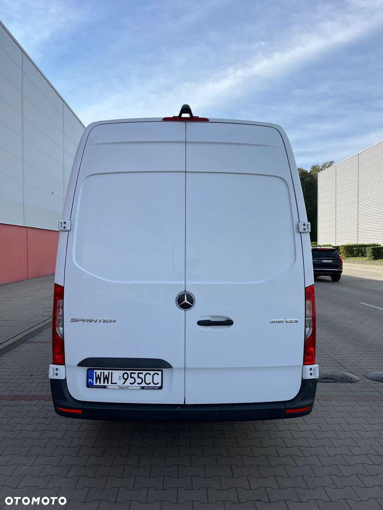 Mercedes-Benz Sprinter - 8