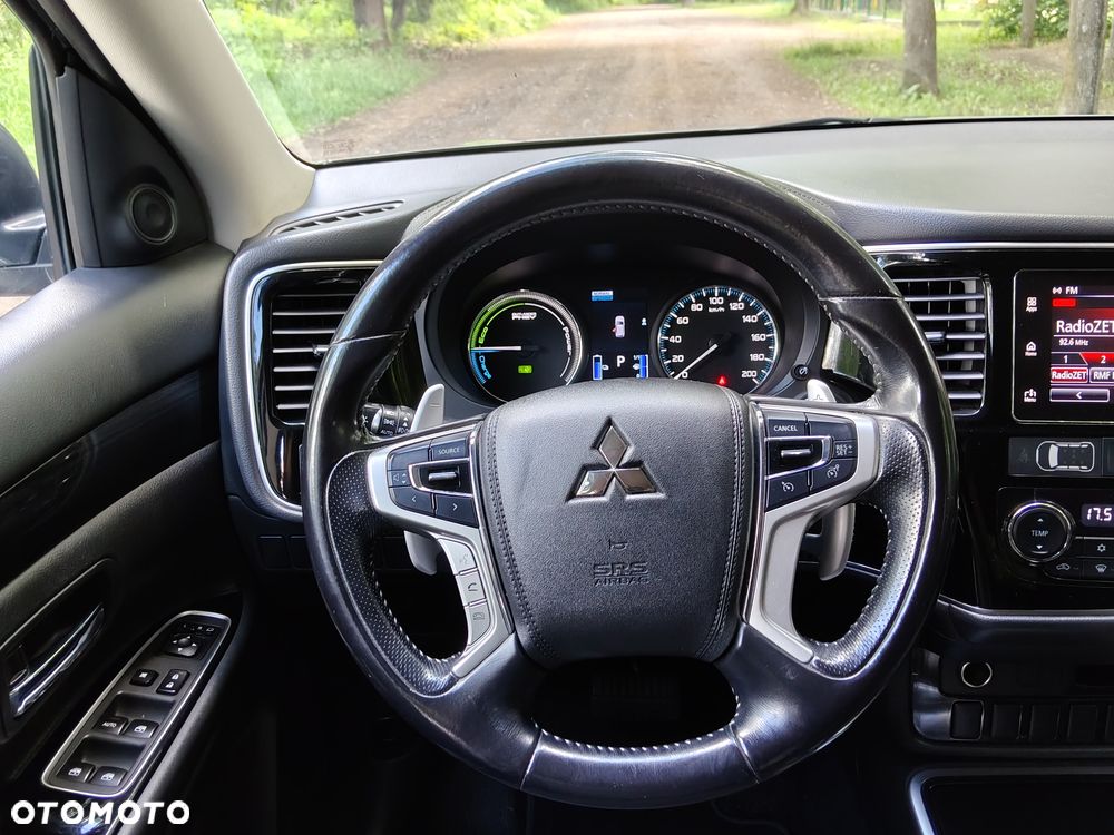 Mitsubishi Outlander 2.0 4WD - 16