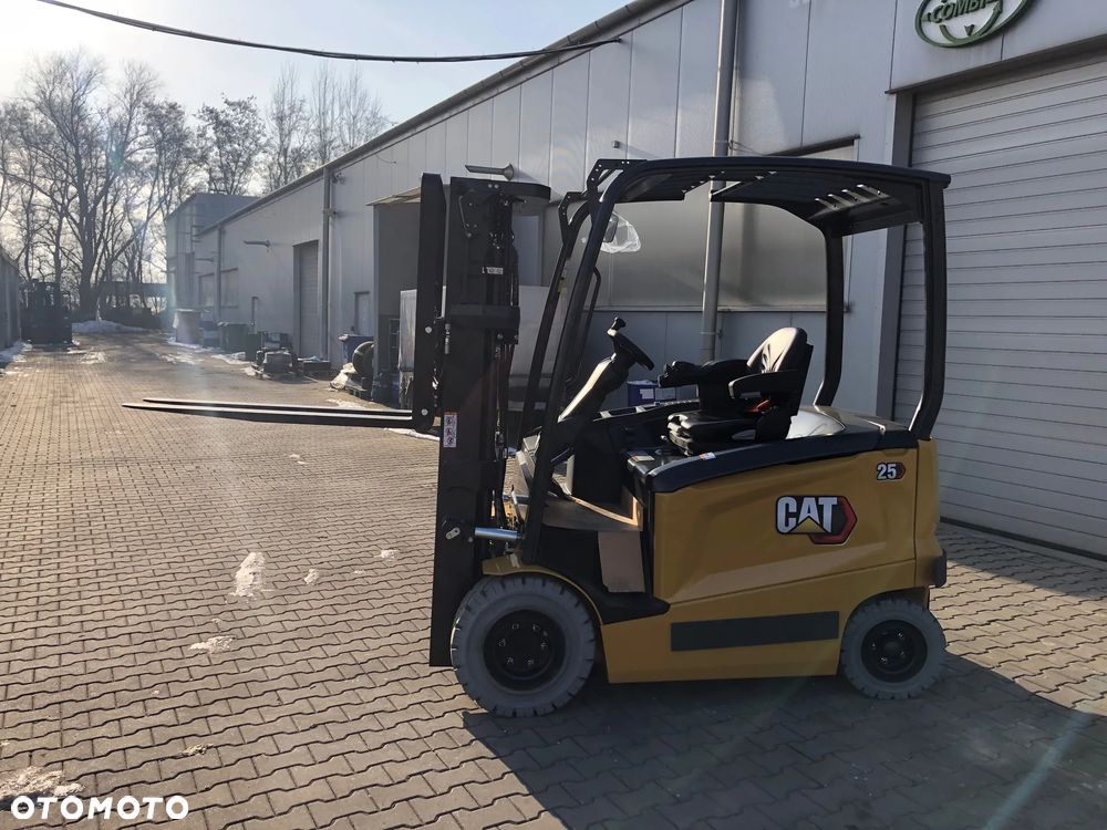 Caterpillar EP25ACN - 8