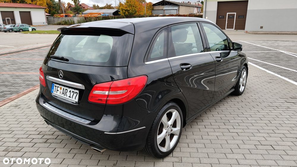 Mercedes-Benz Klasa B 200 Edition - 23