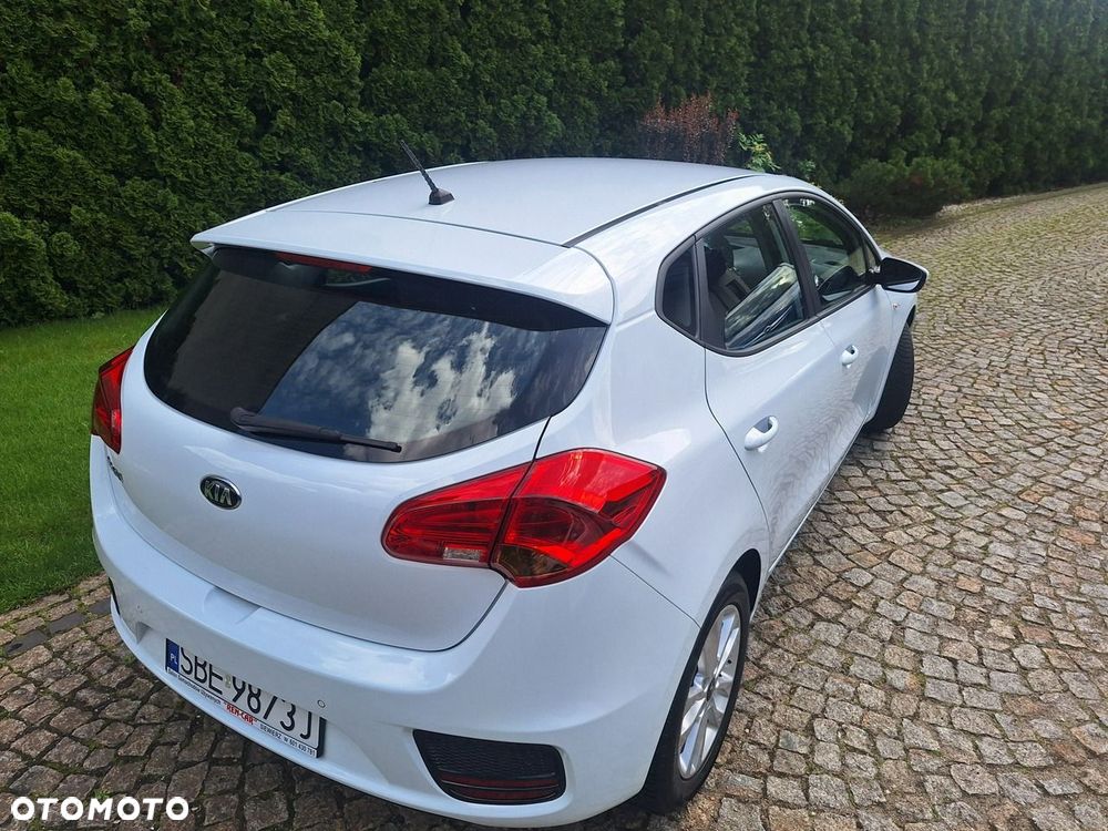 Kia Ceed - 34