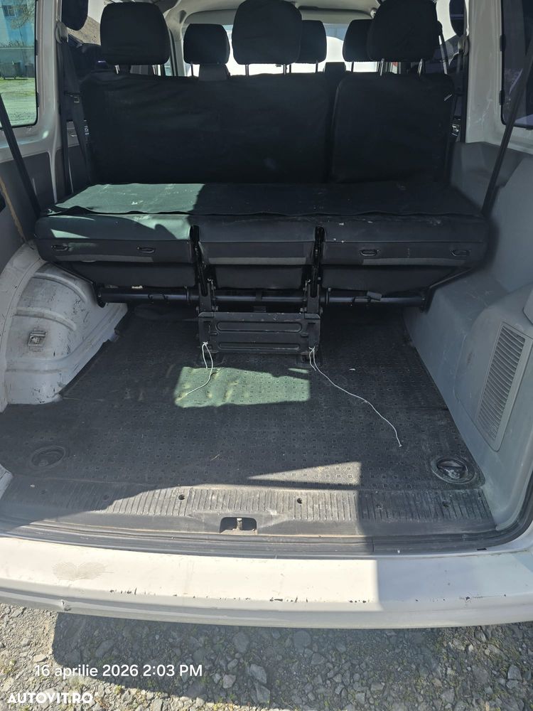 Volkswagen Caravelle - 3