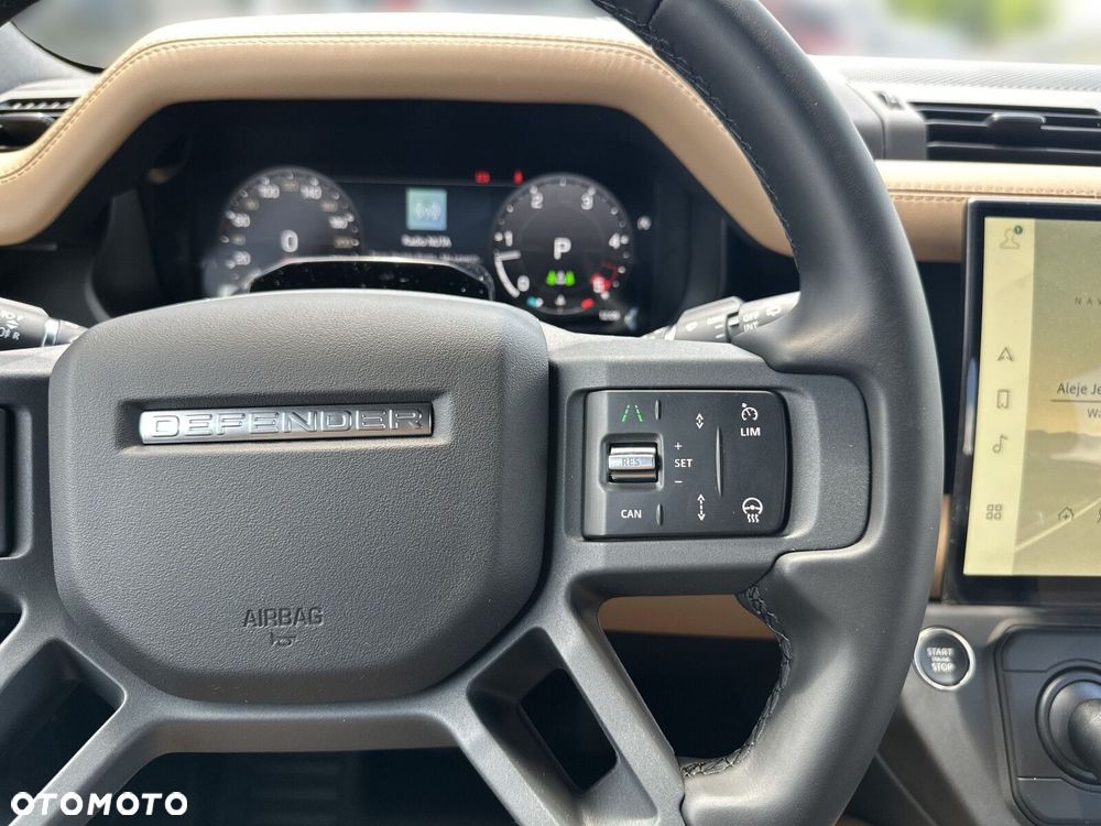 Land Rover Defender - 20