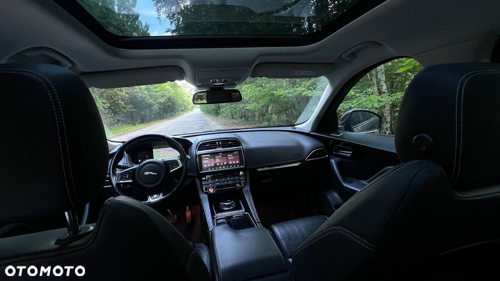 Jaguar F-Pace 2.0 i4D RWD R-Sport - 17