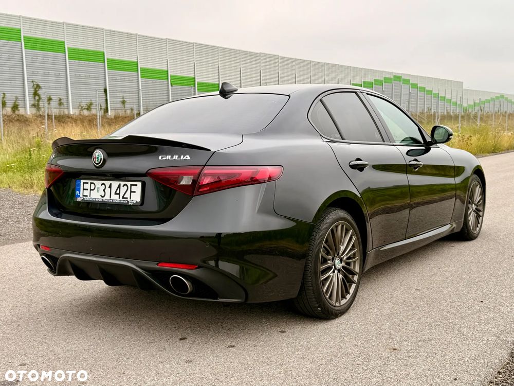 Alfa Romeo Giulia 2.0 Turbo TI Q4 - 9