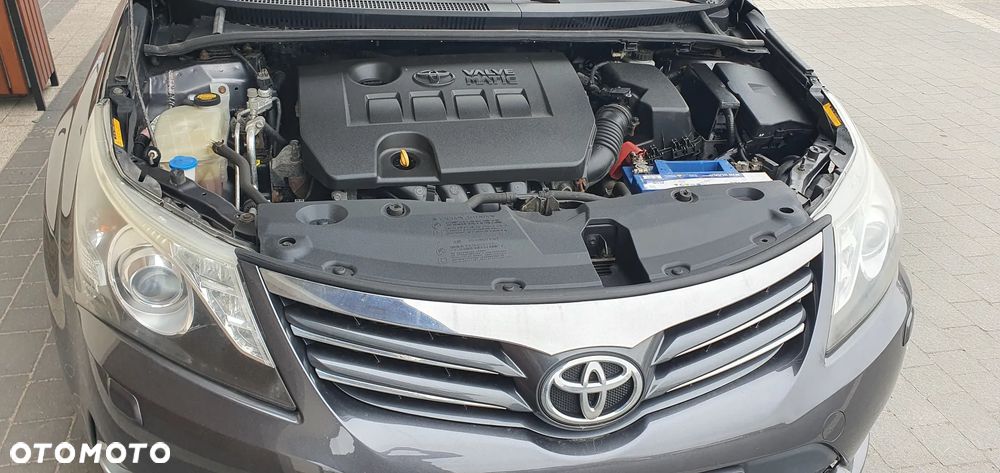 Toyota Avensis - 8