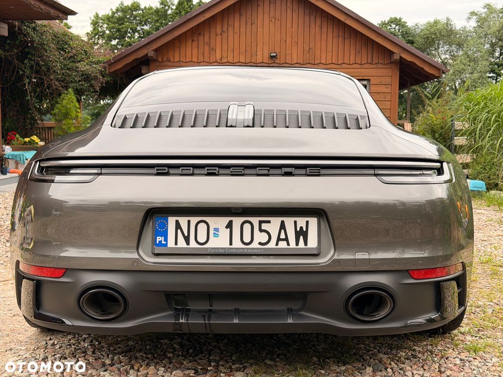 Porsche 911 Carrera GTS - 8