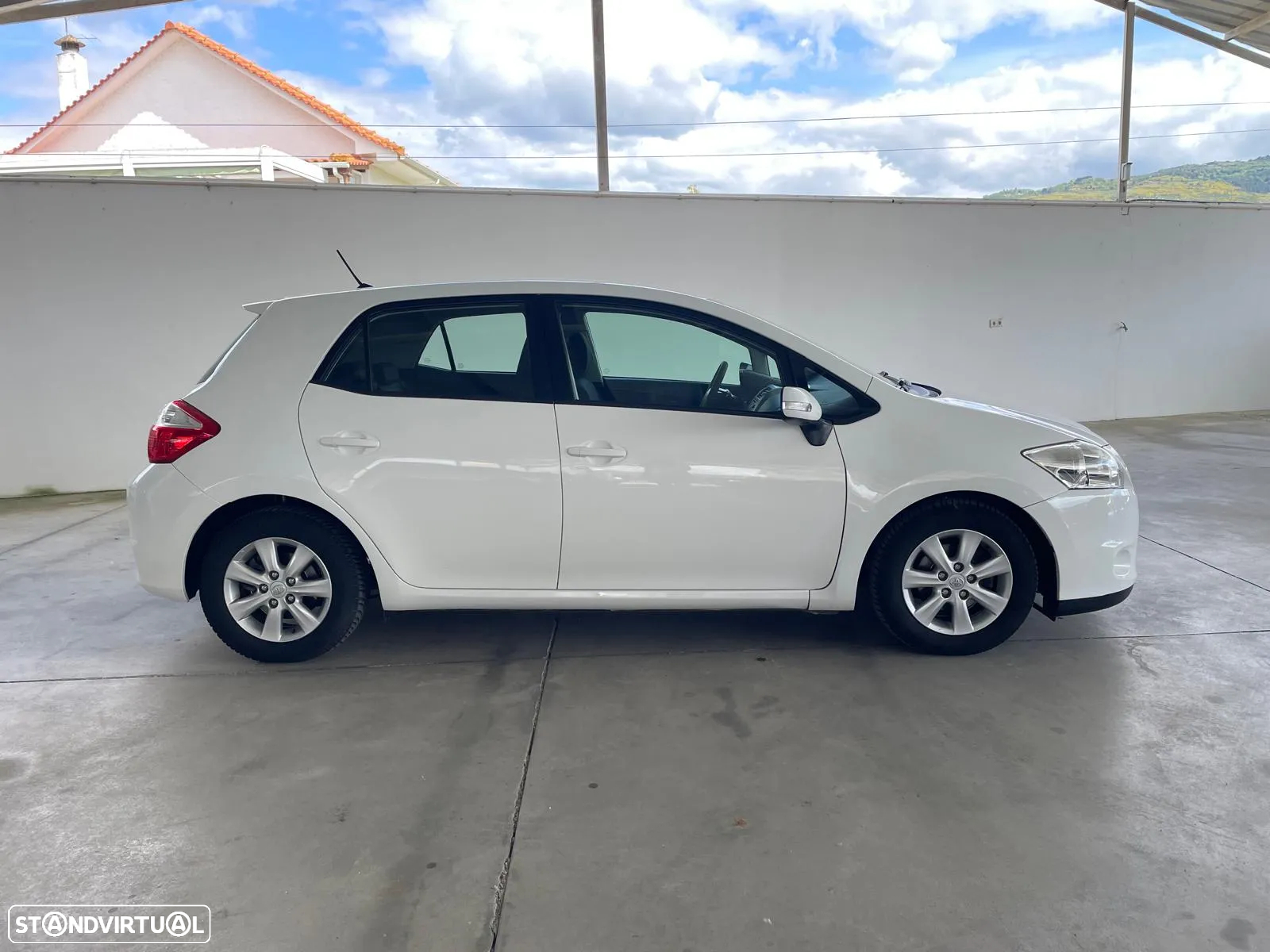 Toyota Auris 1.4 D-4D Exclusive - 6