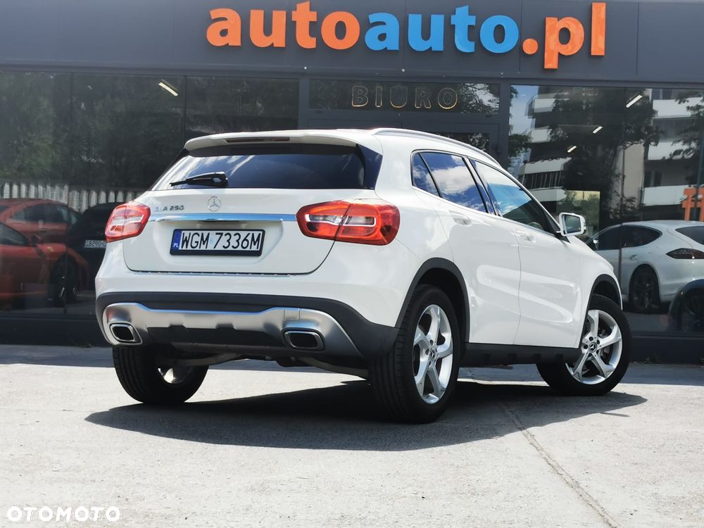 Mercedes-Benz GLA 250 7G-DCT UrbanStyle Edition - 29