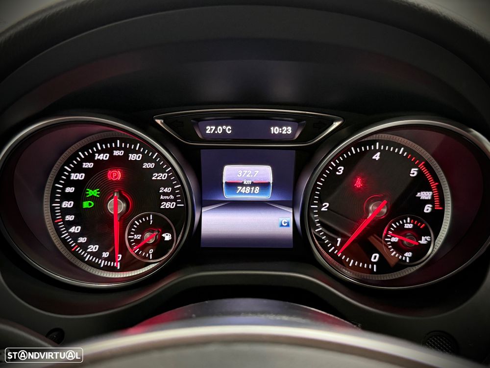 Mercedes-Benz GLA 180 d AMG Line - 13