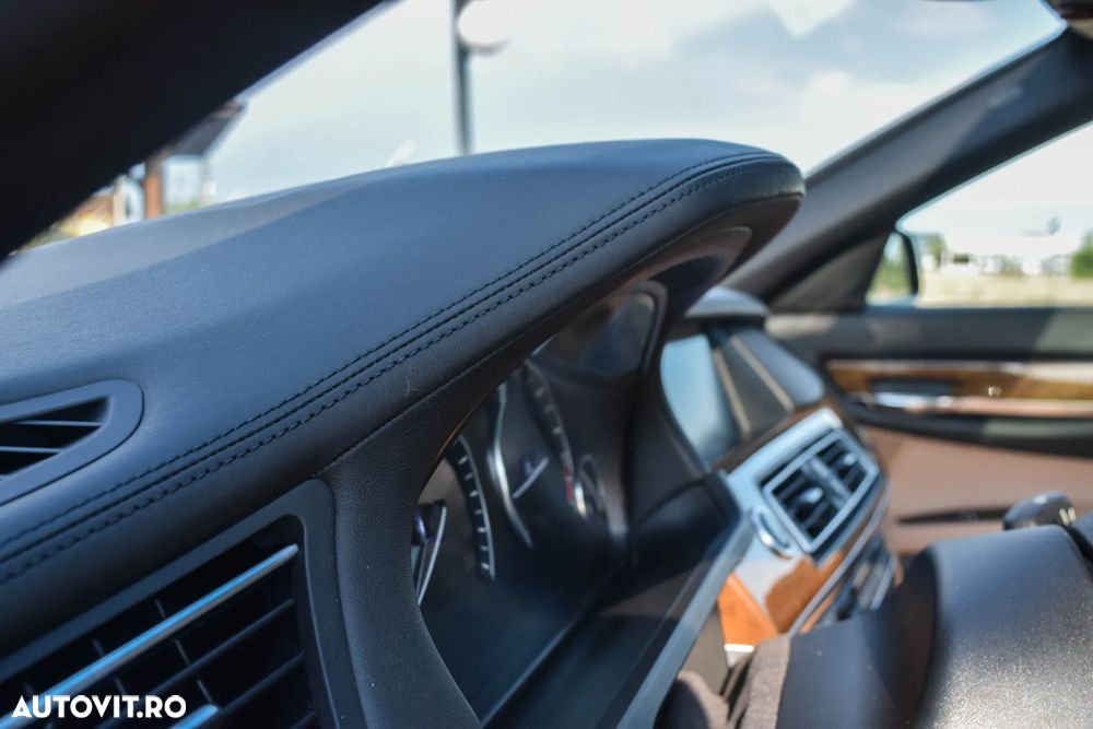 BMW Seria 7 750i Aut. - 30