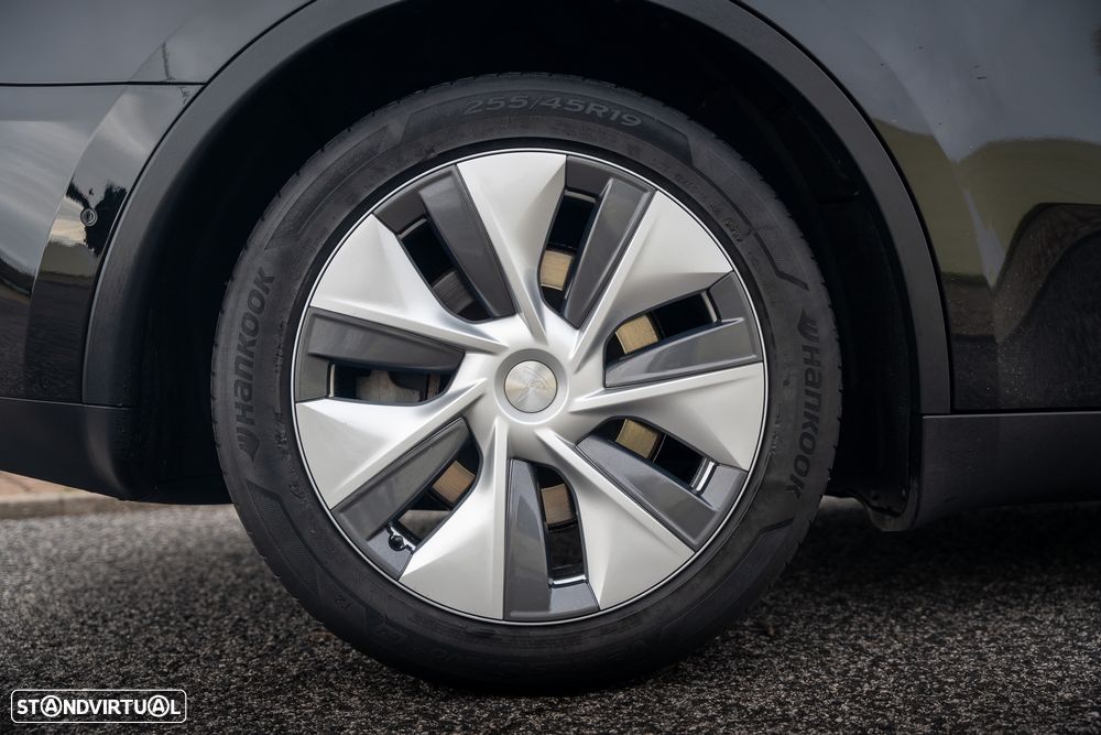 Tesla Model Y Long Range Dual Motor AWD - 21