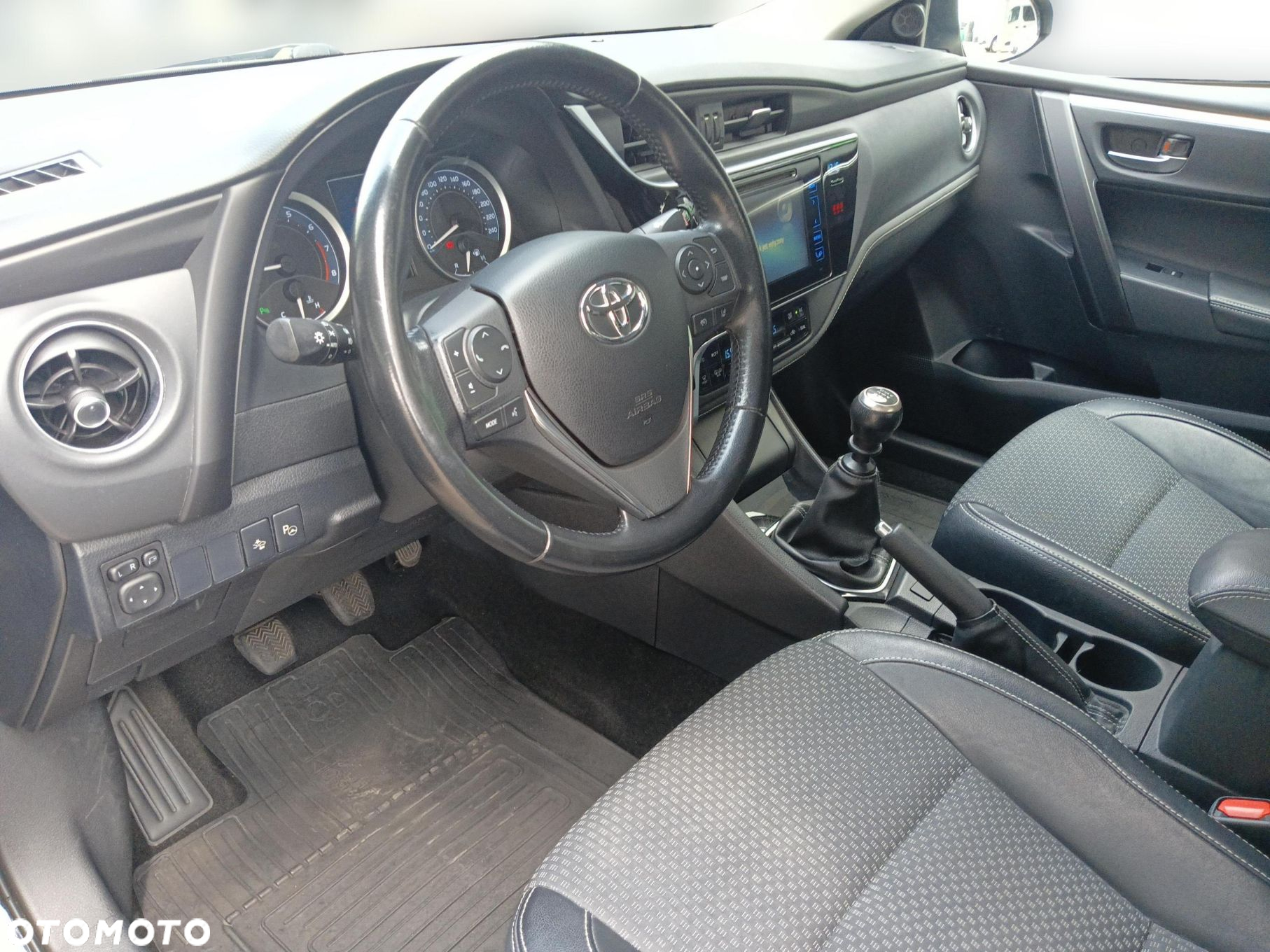 Toyota Corolla 1.6 Prestige EU6 - 15