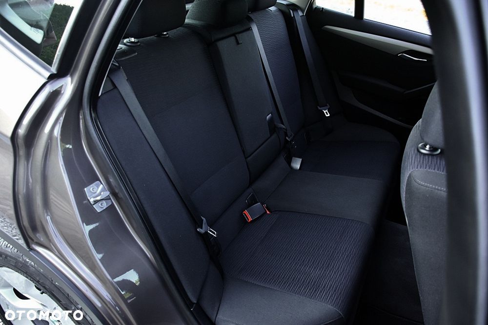 BMW X1 sDrive18d xLine - 8