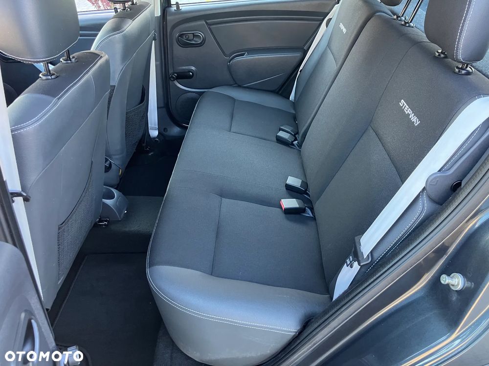 Dacia Sandero Stepway 1.6 - 36