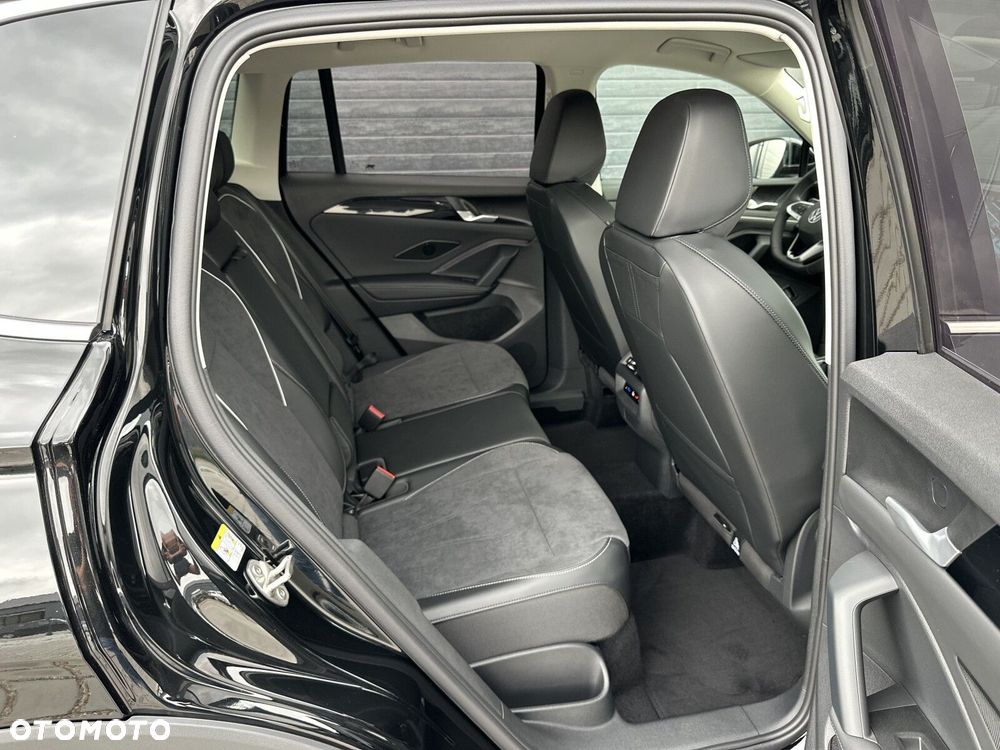 Volkswagen Tiguan - 32