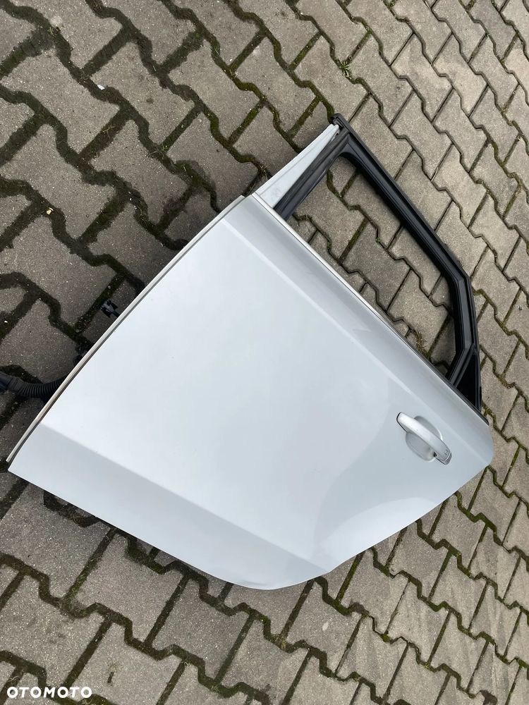 AUDI A4 B8 Avant kombi drzwi tył tylne lewe LX7W. - 2