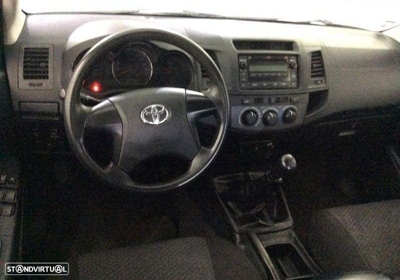 Toyota Hilux 2.5 D-4D 4WD CD - 3