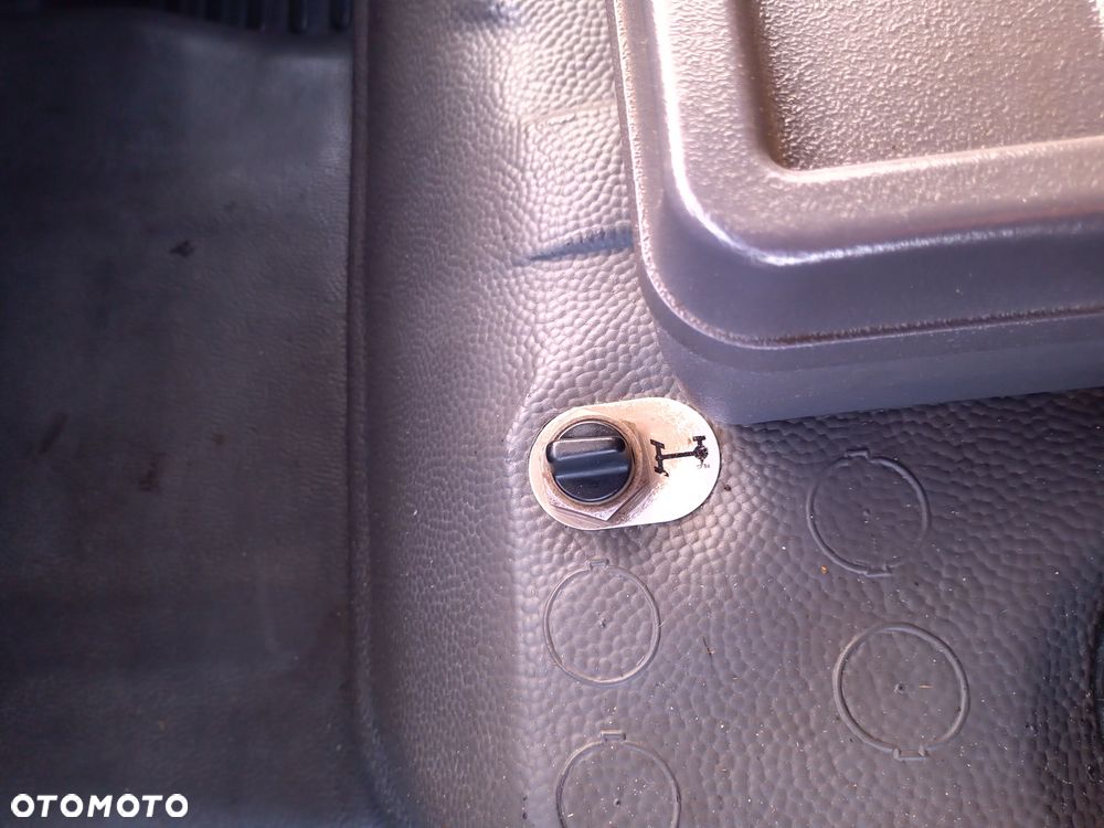 Mercedes-Benz 814 - 10