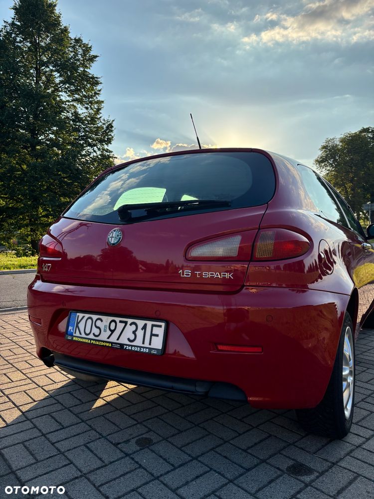 Alfa Romeo 147 1.6 Twin Spark Distinctive - 6