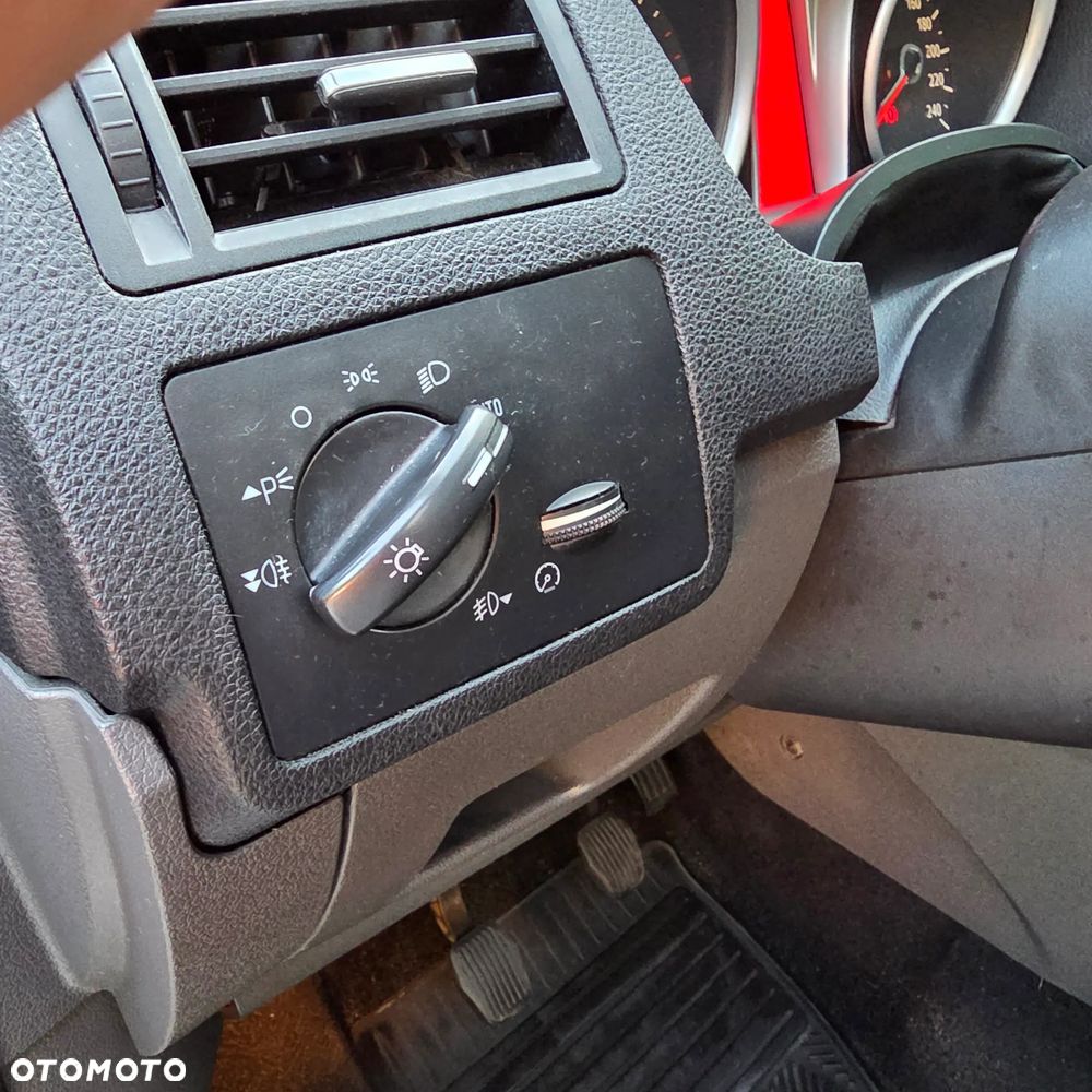 Ford Kuga 2.0 TDCi 4x4 Titanium - 29